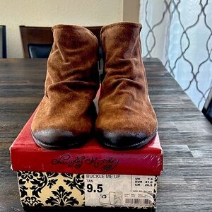 NAUGHTY MONKEY BUCKLE ME-UP ANKLE BOOTS WOMEN’S 9.5M